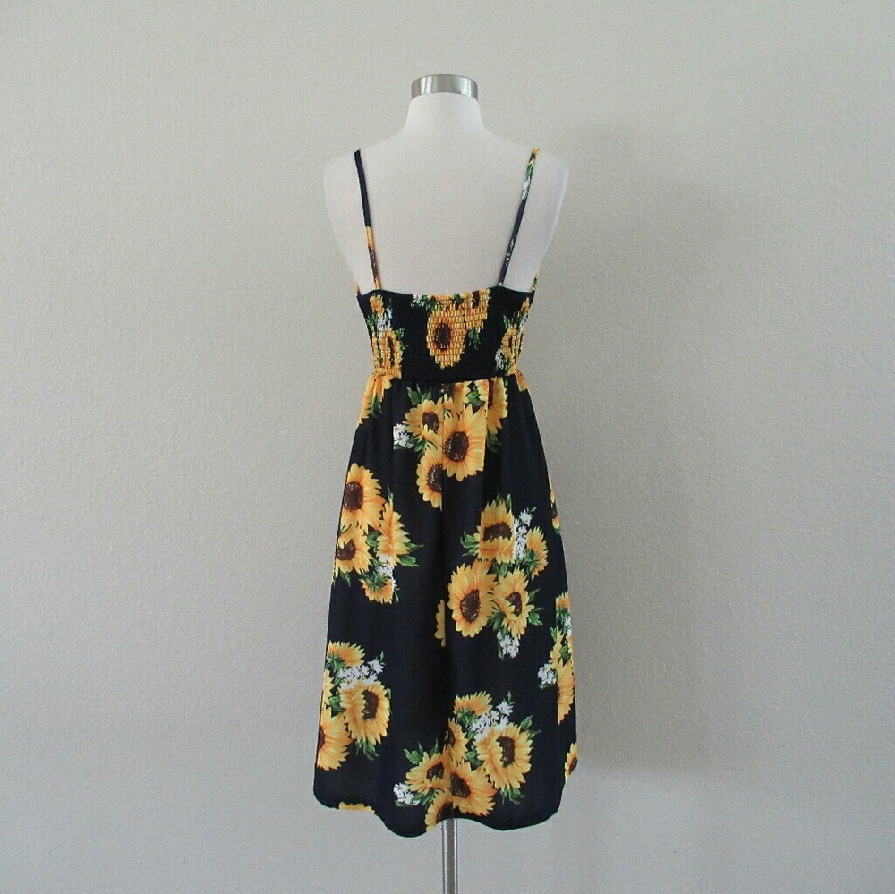 Gorgeous Foral Sundress - Picture 6 of 7